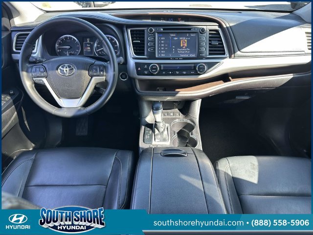Used 2016 Toyota Highlander XLE AWD/4WD image 16