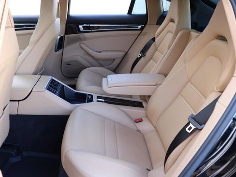 Used 2018 Porsche Panamera 4 image 17