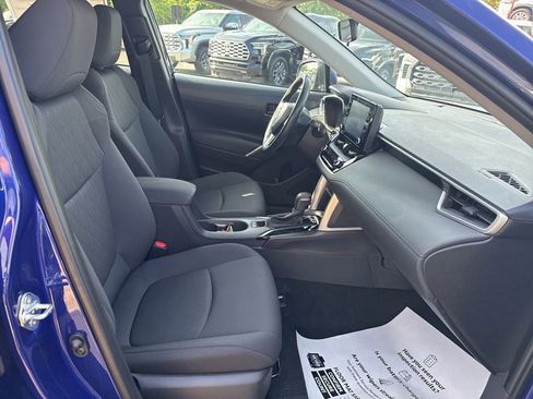 Certified 2022 Toyota Corolla Cross LE FWD image 33