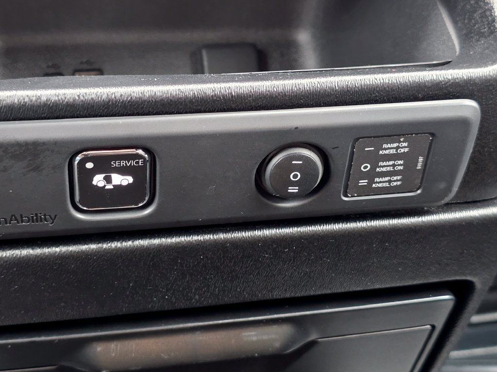 Used 2026 Chevrolet Traverse LT w/ Driver Confidence Package FWD image 38