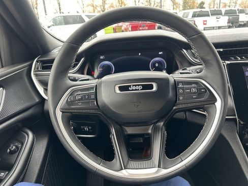 Certified 2023 Jeep Grand Cherokee L Laredo image 14