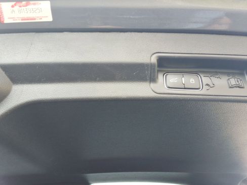 Used 2022 Ford Explorer Platinum w/ Equipment Group 601A image 22