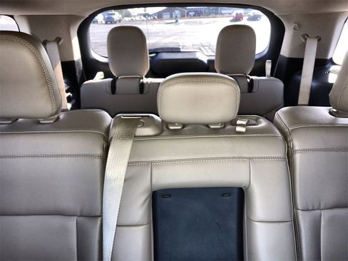 Used 2020 Ford Explorer XLT w/ Equipment Group 202A image 23