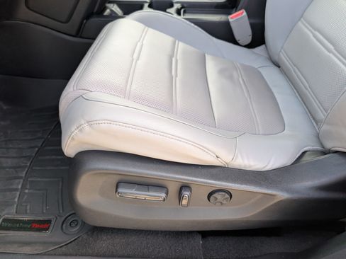 Used 2017 Honda CR-V Touring image 10