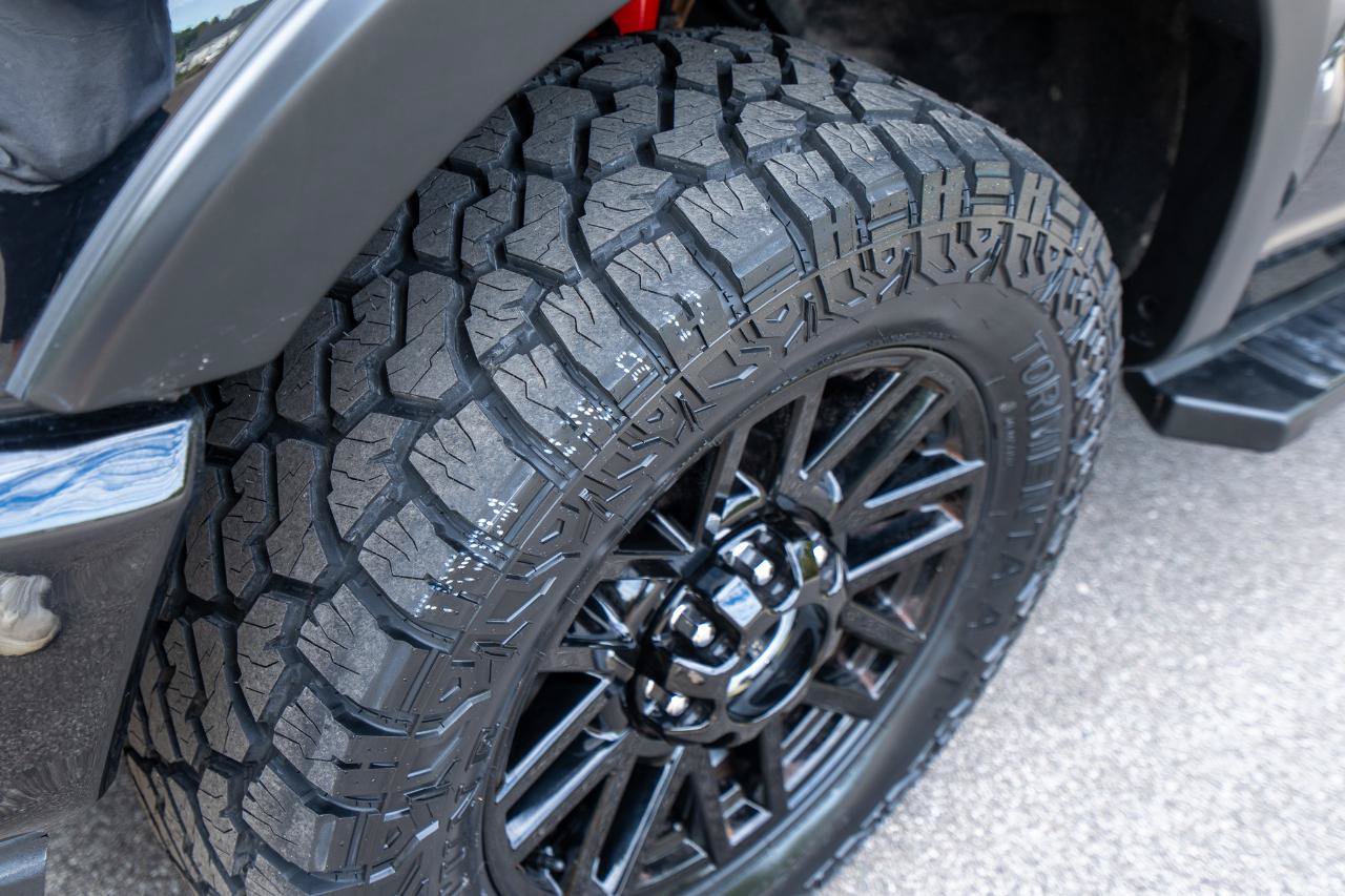 Used 2022 Ford F250 Lariat w/ Black Appearance Package AWD/4WD image 37