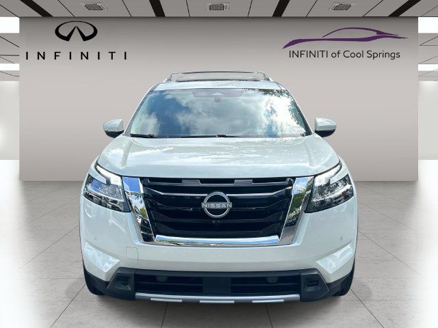 Used 2024 Nissan Pathfinder Platinum w/ Cargo Package AWD/4WD image 2