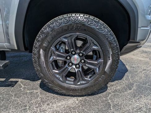 Used 2024 GMC Canyon Elevation w/ Convenience Package AWD/4WD image 11