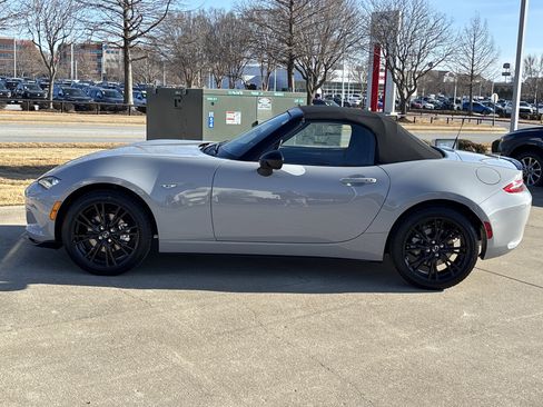 New 2025 MAZDA MX-5 Miata Club image 9