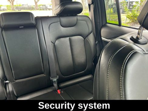 Certified 2024 Jeep Grand Cherokee Limited w/ Black Appearance Package image 17