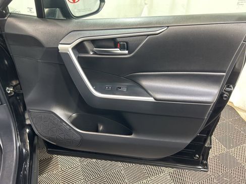 Used 2025 Toyota RAV4 XLE image 11