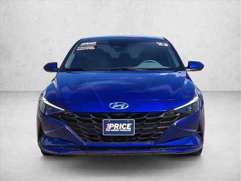 Used 2023 Hyundai Elantra SEL w/ Preferred Accessory Package image 2