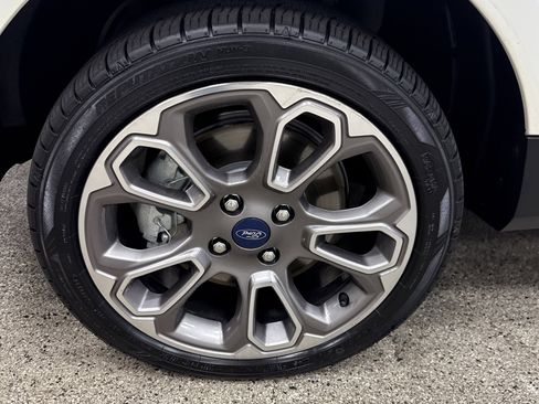 Used 2020 Ford EcoSport Titanium image 2