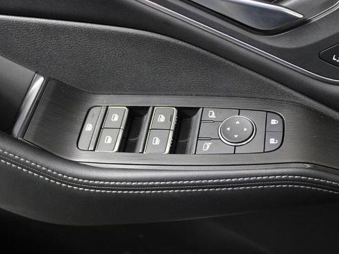Certified 2025 Nissan Rogue Platinum FWD image 25