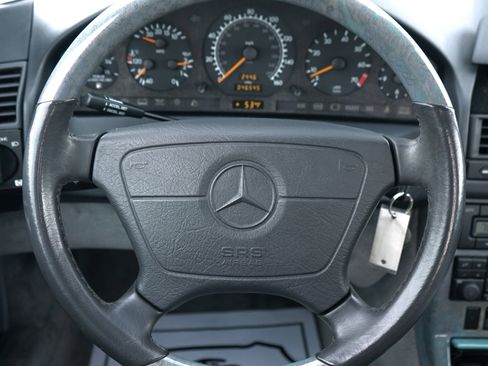 Used 1997 Mercedes-Benz SL 320 image 19