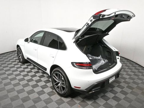 Certified 2026 Porsche Macan image 33