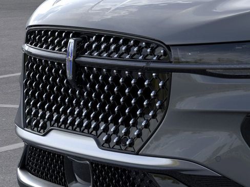 New 2025 Lincoln Nautilus Premier w/ Equipment Group 102A image 17