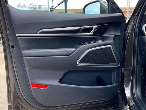 Used 2025 Kia Telluride S AWD/4WD image 23