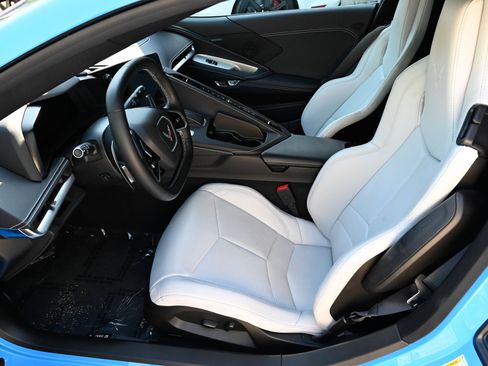 Used 2021 Chevrolet Corvette Stingray Coupe w/ Chrome Exterior Badge Package RWD image 16