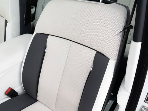 Certified 2023 Rolls-Royce Phantom Sedan image 19