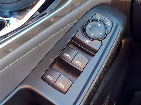 Used 2021 Chevrolet Traverse LT w/ LT Premium Package image 15