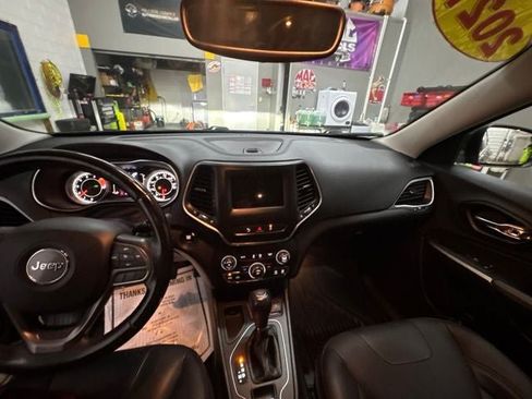 Used 2021 Jeep Cherokee Latitude Lux FWD image 14
