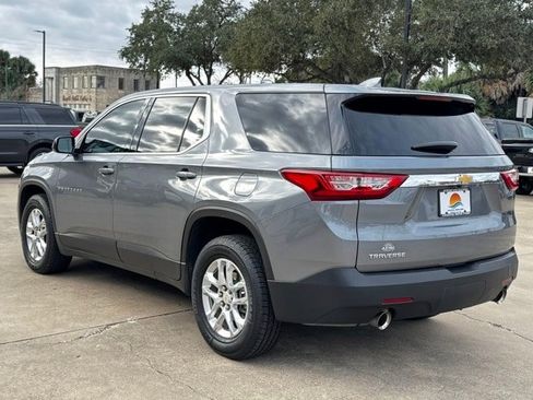 Used 2020 Chevrolet Traverse LS image 8