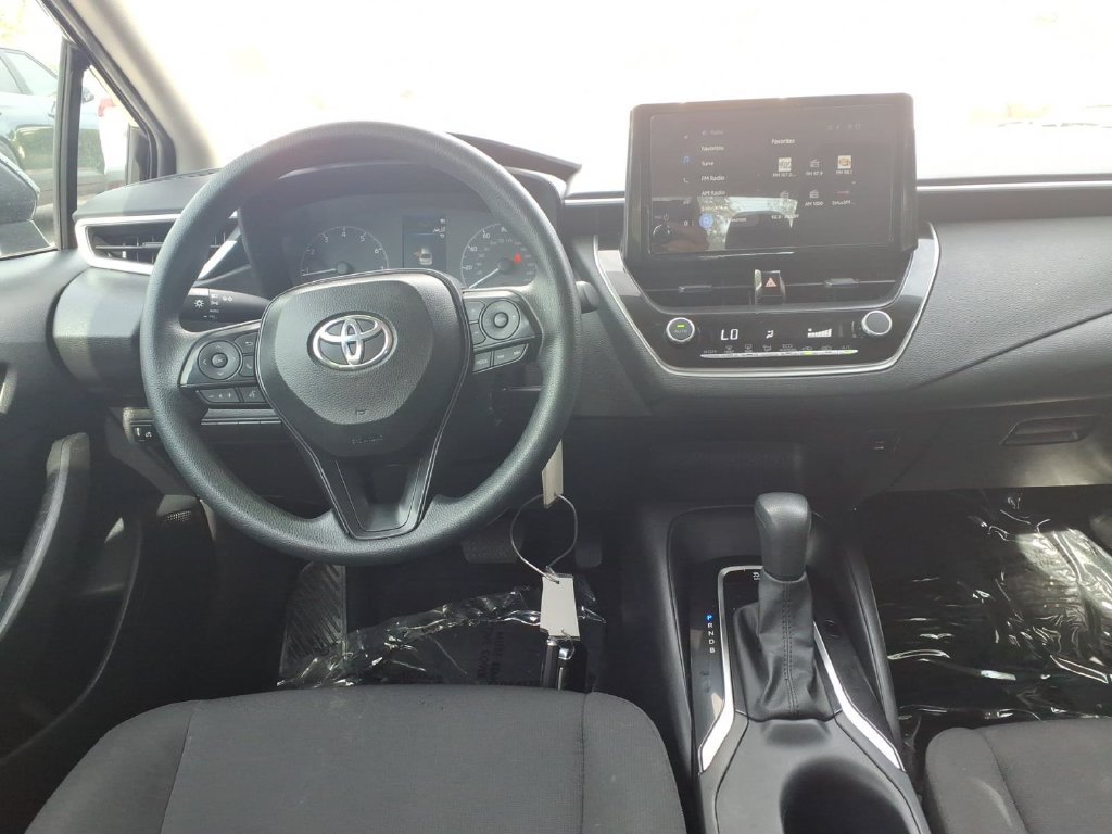Used 2025 Toyota Corolla LE FWD image 14
