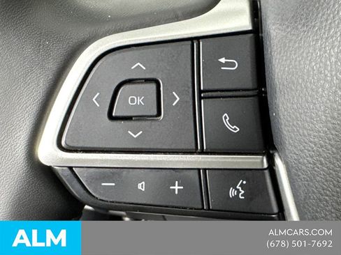 Used 2023 Toyota Highlander XLE FWD image 27