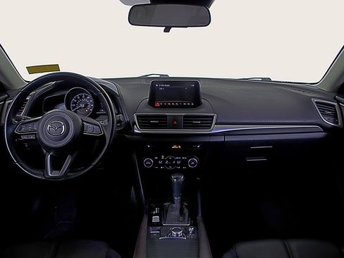 Used 2018 MAZDA MAZDA3 Touring image 13