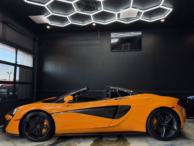 Used 2018 McLaren 570S Spider RWD image 4