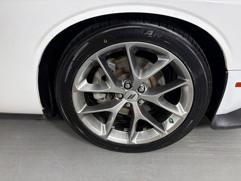 Used 2022 Dodge Challenger GT RWD image 17
