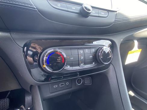 Used 2023 Buick Encore GX Preferred w/ Cold Weather Comfort Package FWD image 18