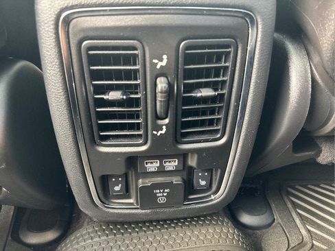 Used 2019 Jeep Grand Cherokee Overland image 17