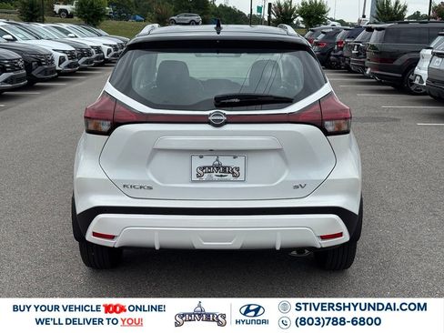 Used 2023 Nissan Kicks SV FWD image 11