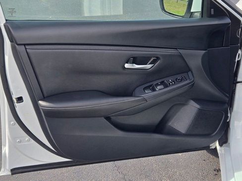 Used 2024 Nissan Sentra SV FWD image 19