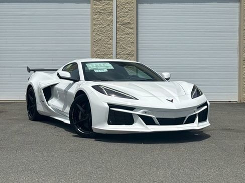 New 2026 Chevrolet Corvette E-Ray w/ ZER Performance Package AWD/4WD image 2
