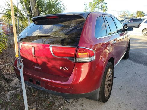 Used 2013 Lincoln MKX FWD image 3