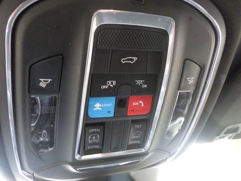 Used 2023 Jeep Grand Cherokee L Laredo image 24