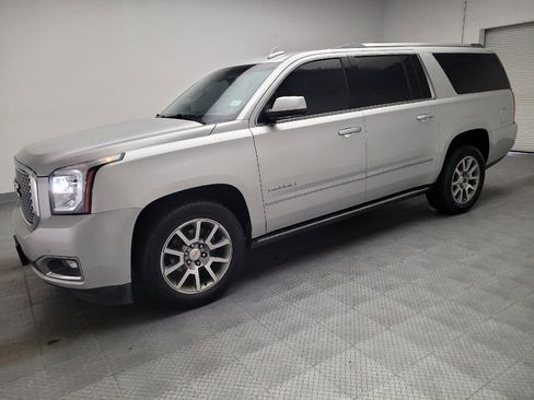 Used 2017 GMC Yukon XL Denali w/ Open Road Package AWD/4WD image 2