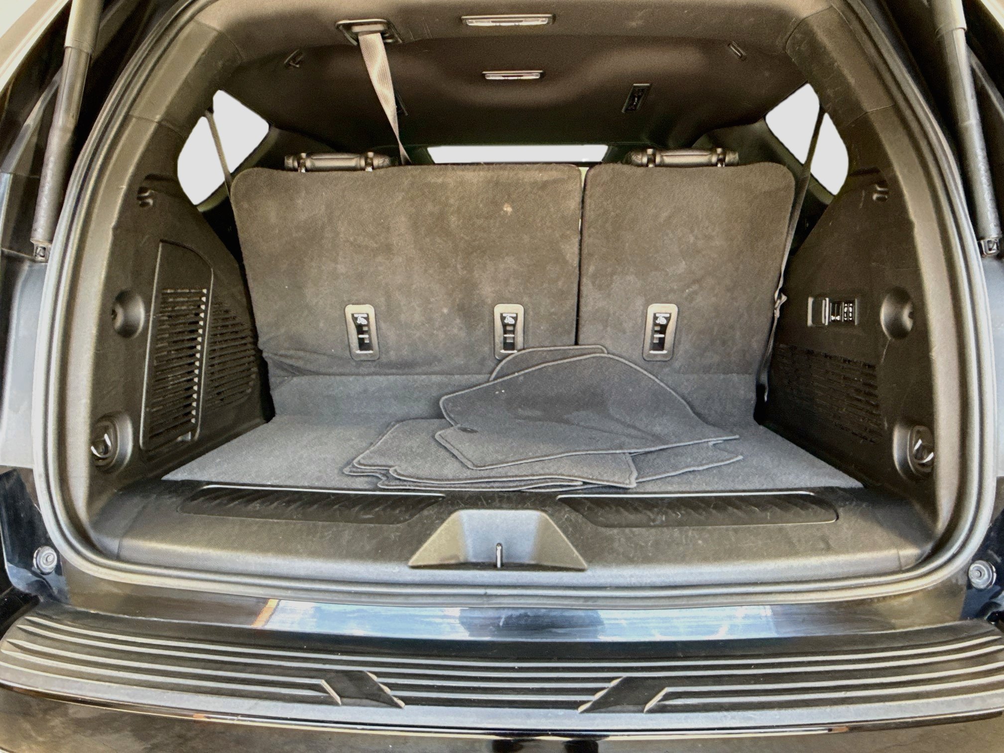Used 2022 Chevrolet Tahoe LT w/ LT Signature Plus Package RWD image 29