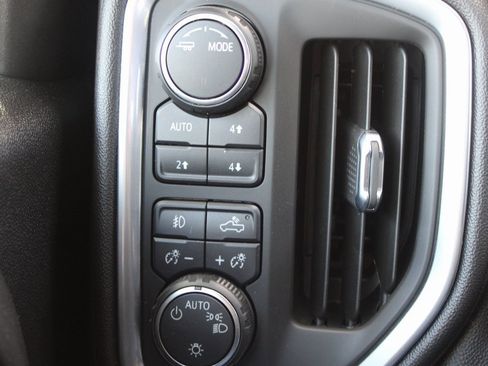 Used 2021 Chevrolet Silverado 1500 RST image 26