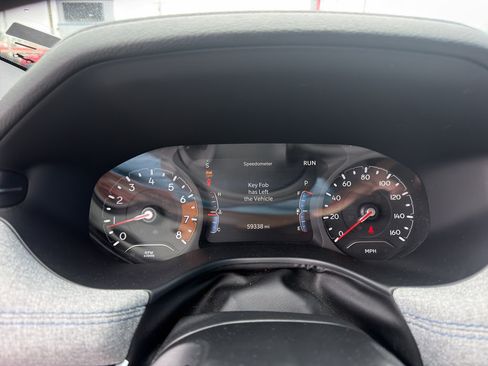 Used 2024 Jeep Compass Latitude AWD/4WD image 17