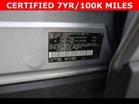 Used 2024 Toyota RAV4 XLE FWD image 29