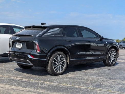 Used 2025 Cadillac Optiq Sport 1 w/ LPO, Floor Liner Package AWD/4WD image 4