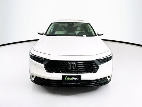 Used 2025 Honda Accord EX-L image 2