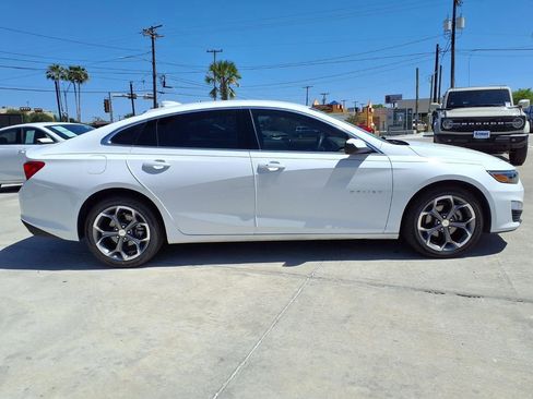 Used 2024 Chevrolet Malibu LT FWD image 9