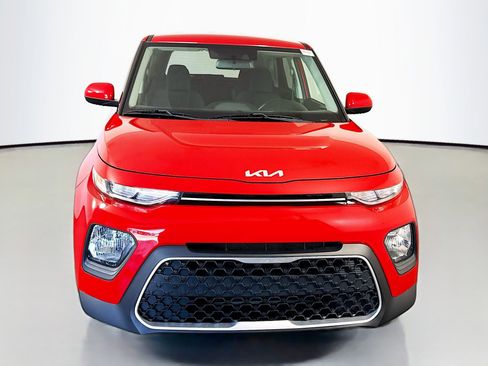 Used 2022 Kia Soul LX FWD image 2