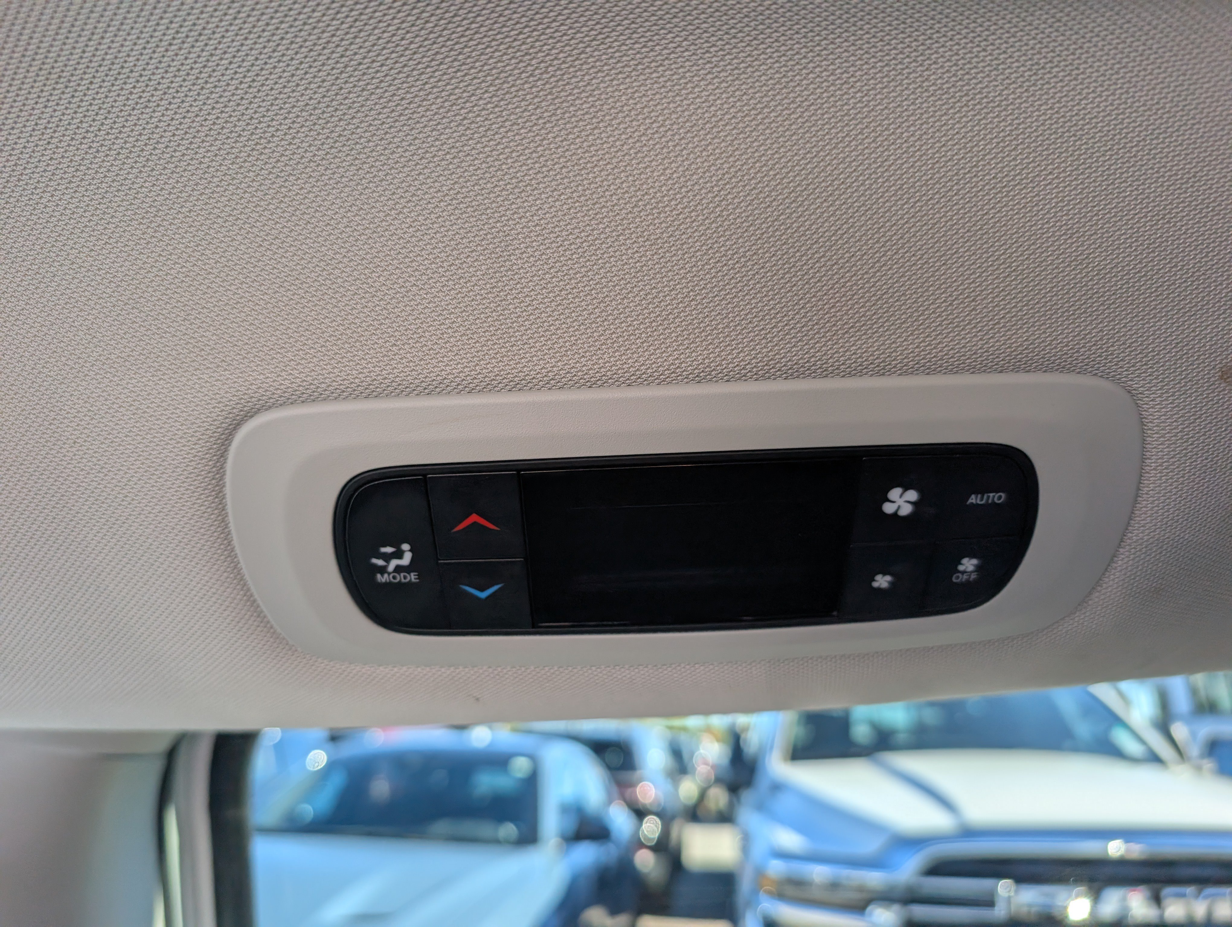 Used 2023 Chrysler Pacifica Touring-L FWD image 19