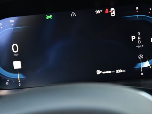 Used 2025 Volvo XC60 B5 Plus image 21