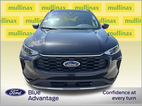 Used 2025 Ford Escape ST-Line FWD image 11